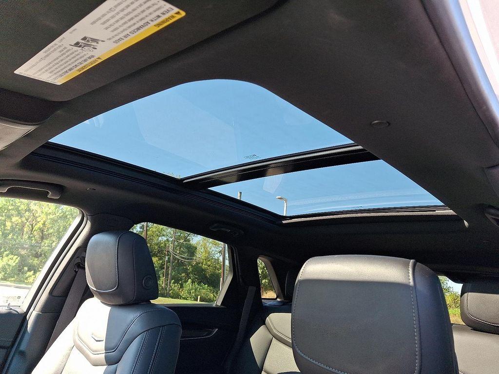 used 2022 Cadillac XT5 car, priced at $30,794