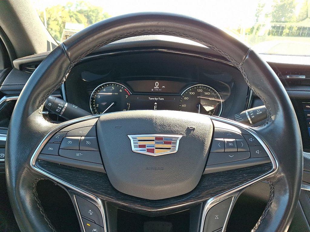 used 2022 Cadillac XT5 car, priced at $30,794