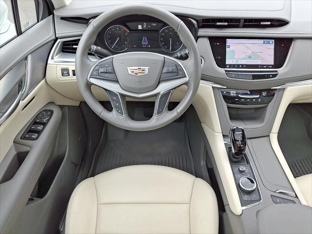 used 2022 Cadillac XT5 car, priced at $33,984