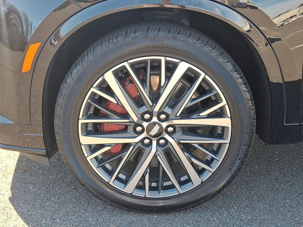 used 2025 Cadillac XT6 car, priced at $53,994