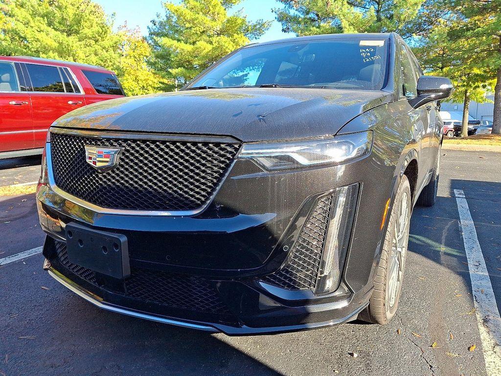 used 2025 Cadillac XT6 car, priced at $54,995
