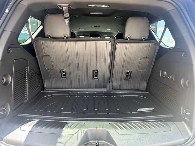 new 2025 GMC Yukon car, priced at $73,934