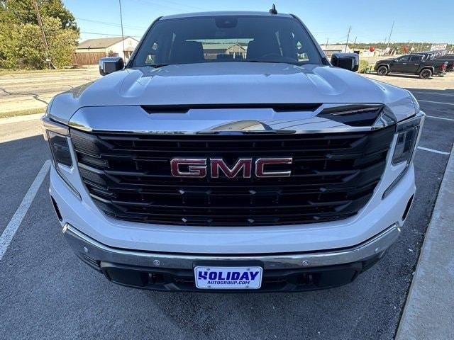 new 2025 GMC Sierra 1500 car, priced at $41,215