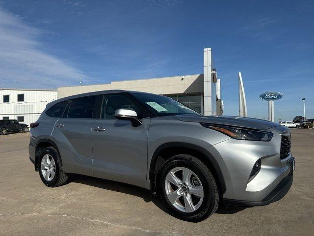 used 2024 Toyota Highlander car, priced at $37,000