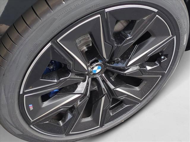 new 2025 BMW 760 car, priced at $134,085