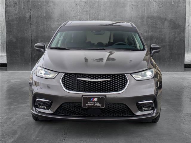 used 2022 Chrysler Pacifica Hybrid car, priced at $33,999