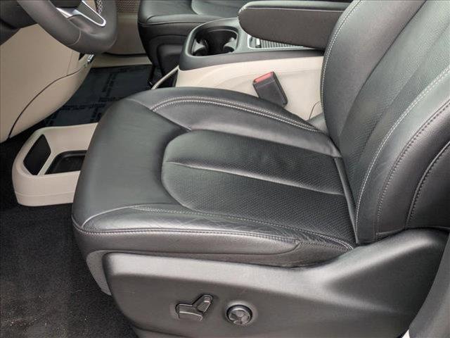 used 2022 Chrysler Pacifica Hybrid car, priced at $33,999