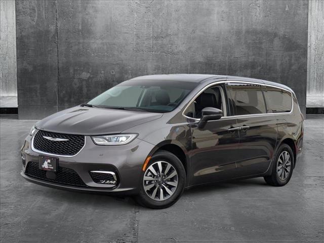 used 2022 Chrysler Pacifica Hybrid car, priced at $33,999