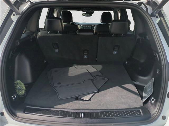 used 2022 Jeep Grand Cherokee car, priced at $29,995