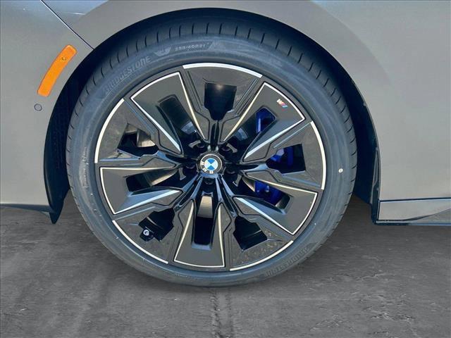new 2025 BMW 760 car, priced at $143,065