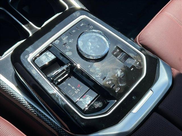 new 2025 BMW 760 car, priced at $138,005