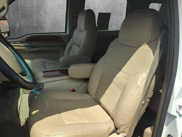 used 2000 Ford Excursion car, priced at $17,500
