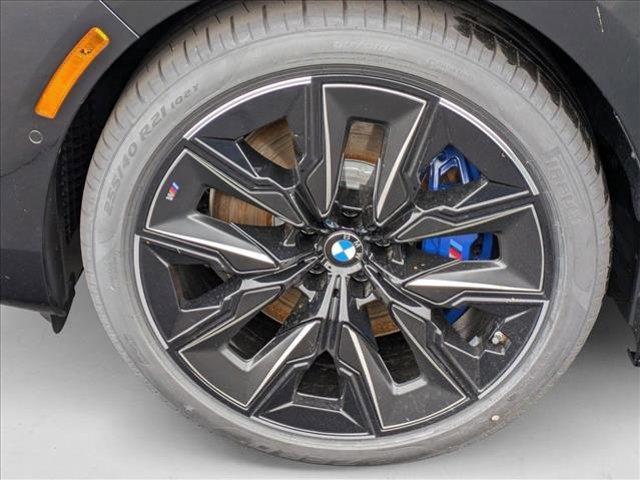 new 2025 BMW 760 car, priced at $141,675