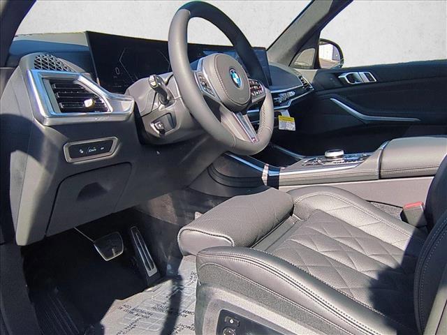 new 2026 BMW X7 car, priced at $100,850