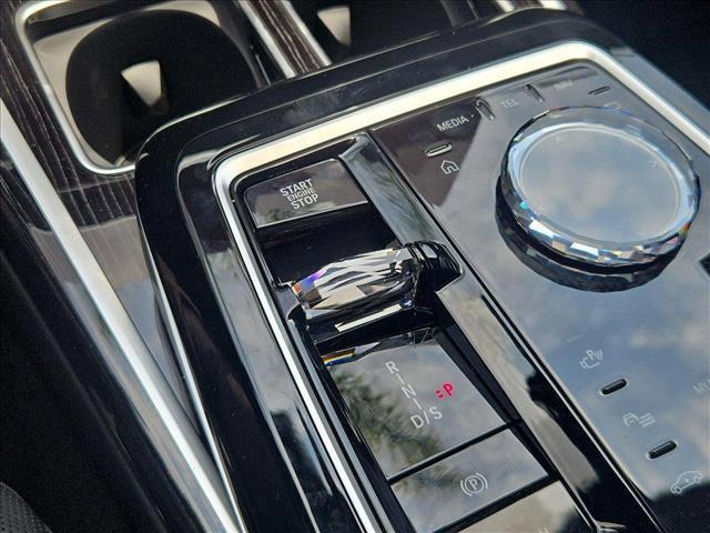 new 2025 BMW 760 car, priced at $138,935