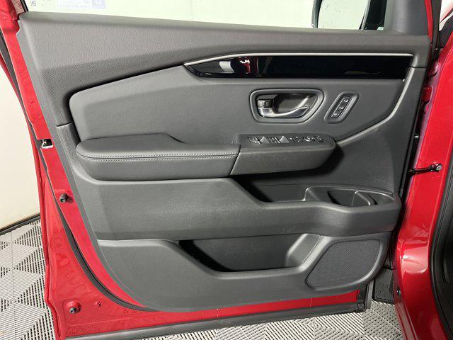 new 2025 Honda Pilot car, priced at $46,121