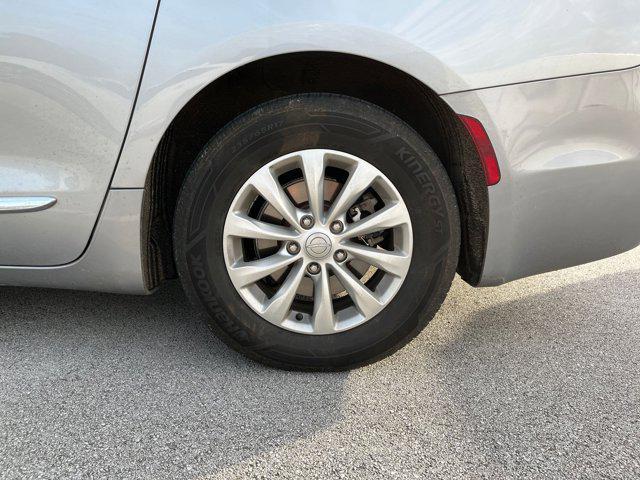 used 2018 Chrysler Pacifica car, priced at $11,999