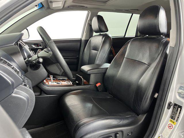 used 2013 Toyota Highlander car, priced at $10,999