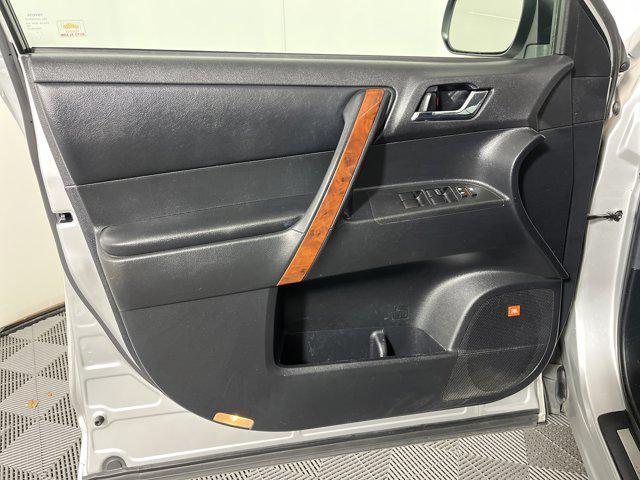 used 2013 Toyota Highlander car, priced at $10,999