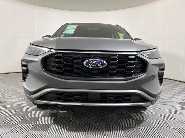 used 2024 Ford Escape car, priced at $25,999