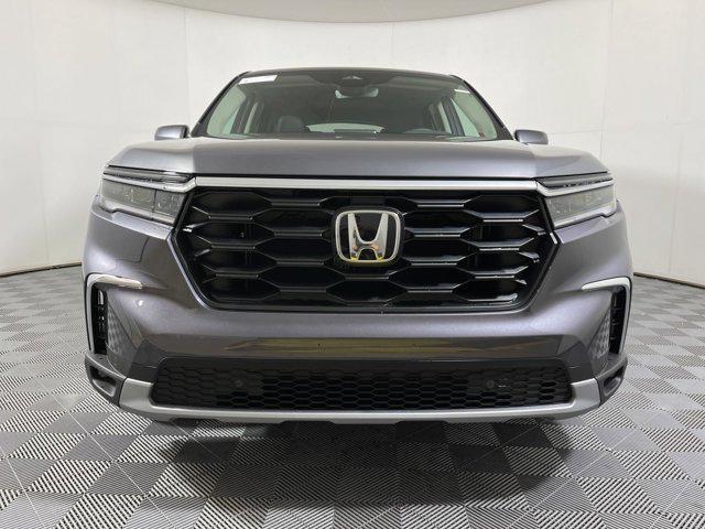 new 2025 Honda Pilot car, priced at $46,995