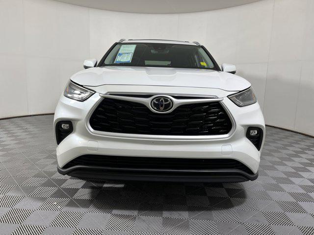 used 2023 Toyota Highlander car, priced at $40,999