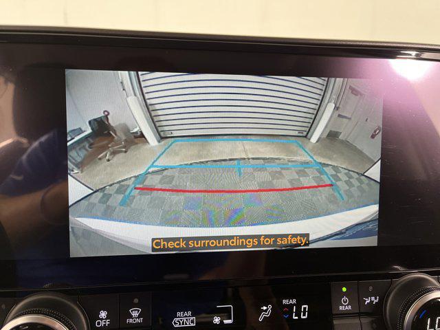 used 2023 Toyota Highlander car, priced at $40,999