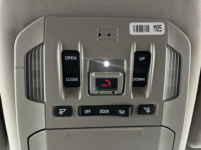 used 2023 Toyota Highlander car, priced at $40,999