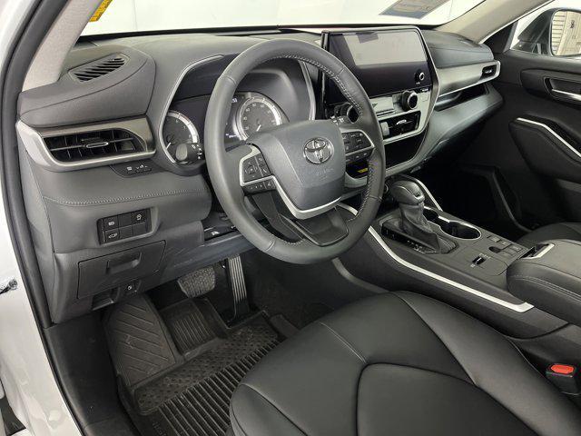 used 2023 Toyota Highlander car, priced at $40,999