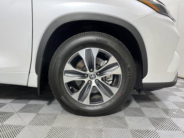 used 2023 Toyota Highlander car, priced at $40,999