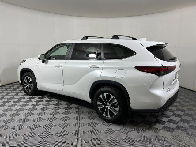 used 2023 Toyota Highlander car, priced at $40,999