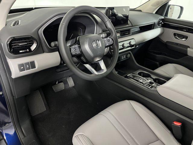 new 2025 Honda Pilot car, priced at $44,231