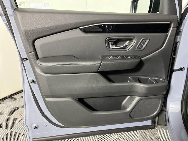 new 2025 Honda Pilot car, priced at $47,391