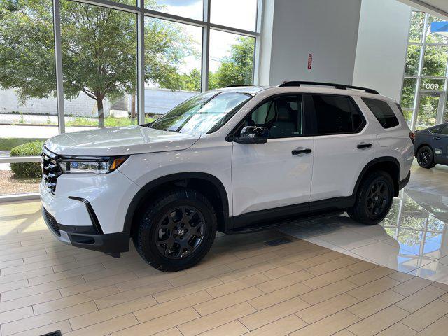 new 2025 Honda Pilot car, priced at $51,305
