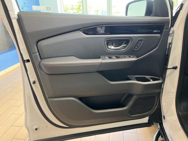 new 2025 Honda Pilot car, priced at $51,305