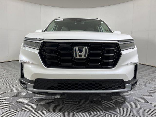new 2025 Honda Pilot car, priced at $47,391