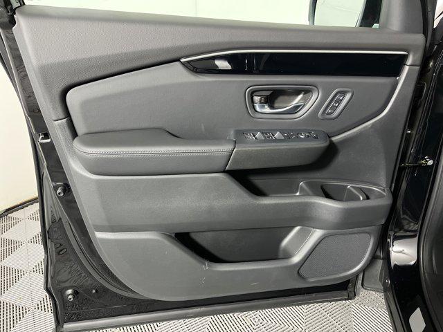 new 2025 Honda Pilot car, priced at $46,362