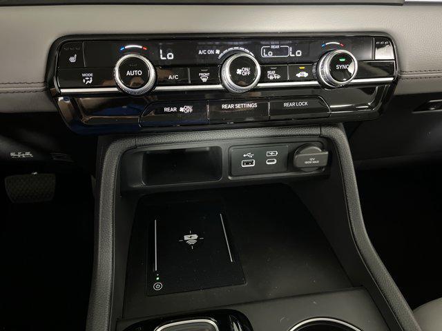 new 2025 Honda Pilot car, priced at $42,261
