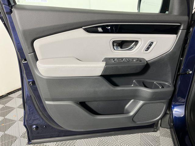 new 2025 Honda Pilot car, priced at $42,261
