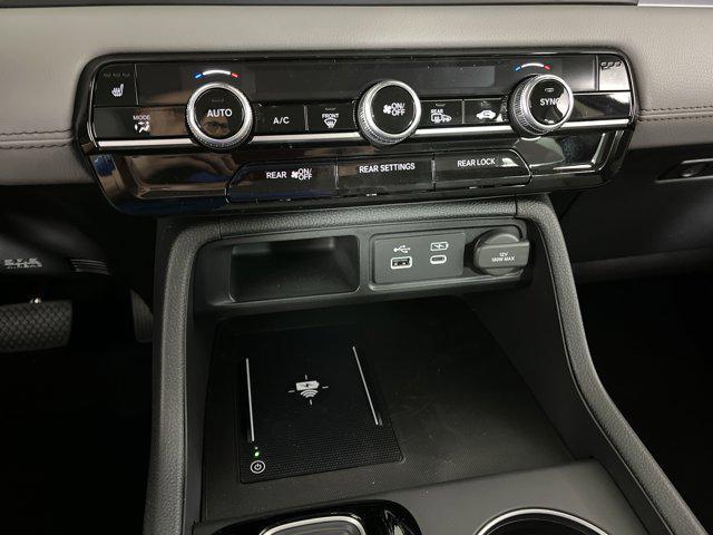 new 2025 Honda Pilot car, priced at $44,231