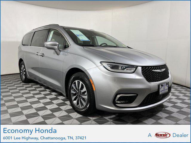 used 2021 Chrysler Pacifica car, priced at $15,999