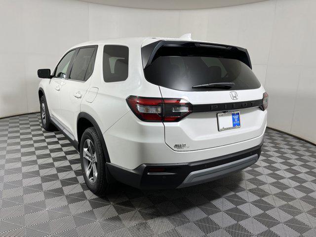 new 2025 Honda Pilot car, priced at $44,651