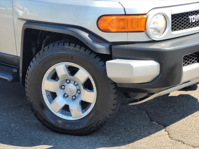 used 2007 Toyota FJ Cruiser car, priced at $13,988