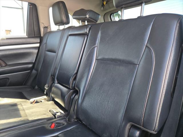 used 2019 Toyota Highlander car, priced at $17,988