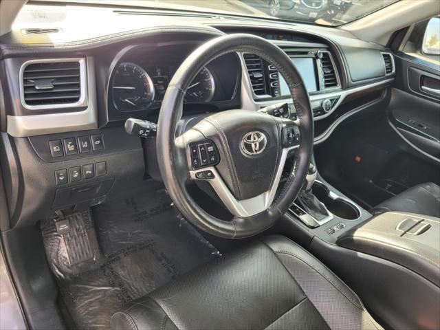 used 2014 Toyota Highlander car, priced at $15,988