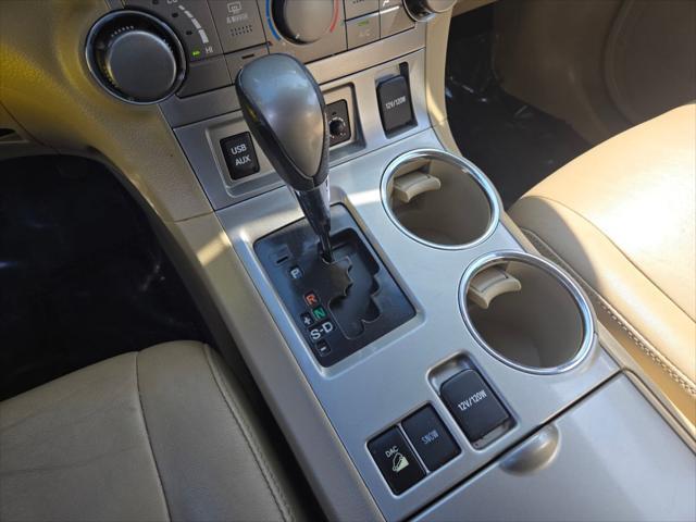 used 2013 Toyota Highlander car, priced at $12,588