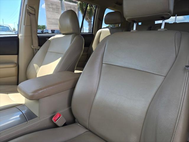 used 2013 Toyota Highlander car, priced at $12,588