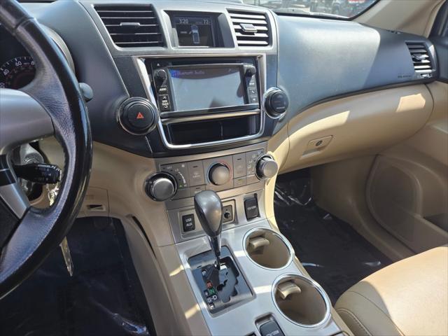 used 2013 Toyota Highlander car, priced at $12,588