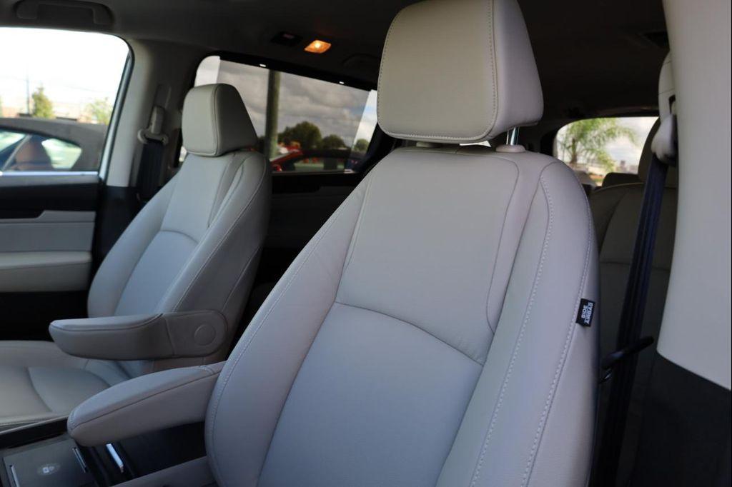 used 2025 Honda Odyssey car, priced at $41,999