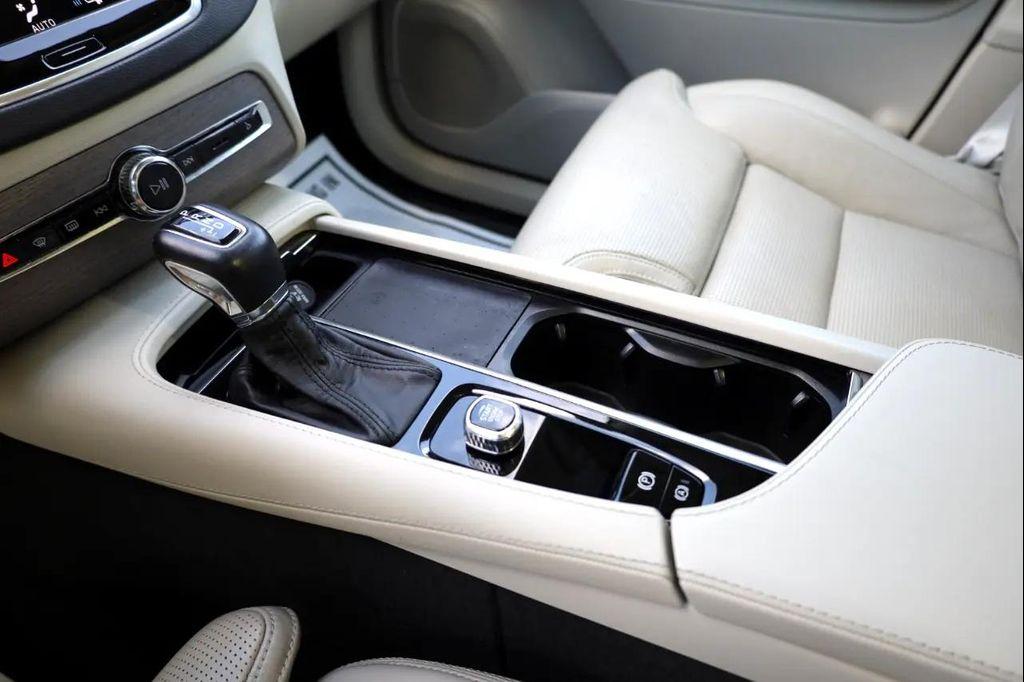 used 2022 Volvo XC90 car, priced at $41,999